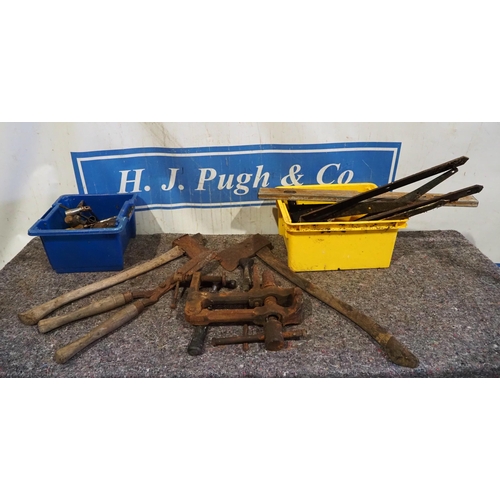 652 - Axes, gate fittings, blacksmiths vice and other tools