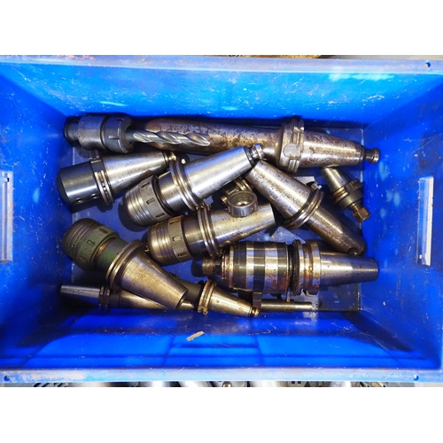 786 - Box of milling tool holders