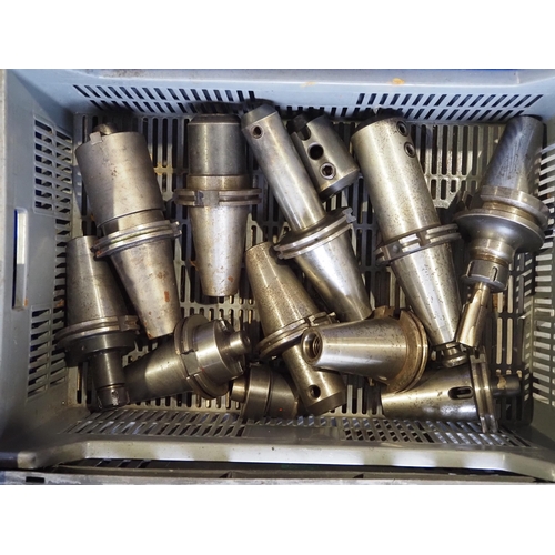 787 - Box of milling tool holders