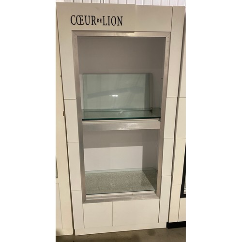 819 - Shop display cabinet 86