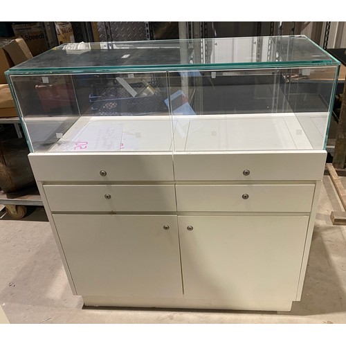 821 - Shop display counter with drawer below 43