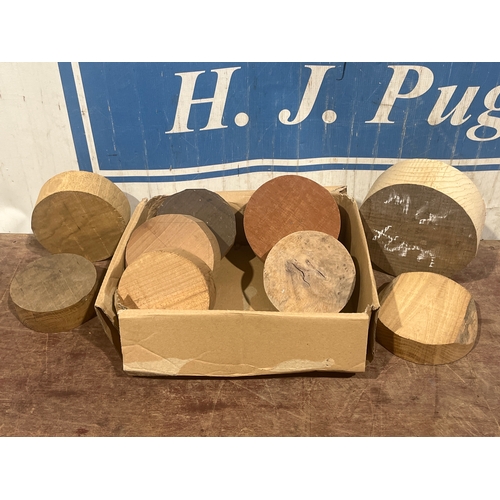 176C - Box of mixed wood turning rounds