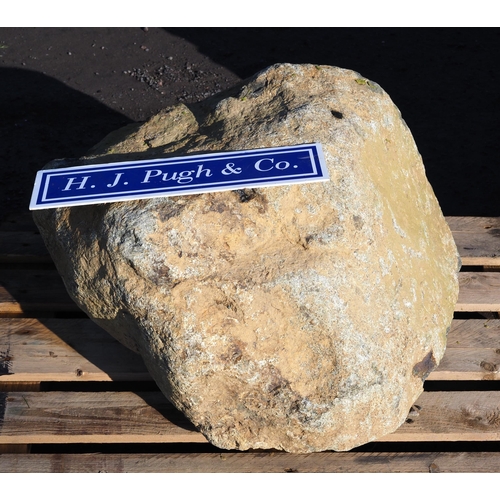 733 - Large rockery stone