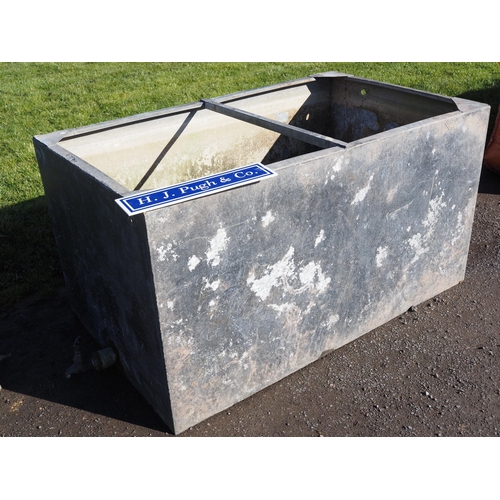 779 - Galvanised water tank with tap 36 x 60