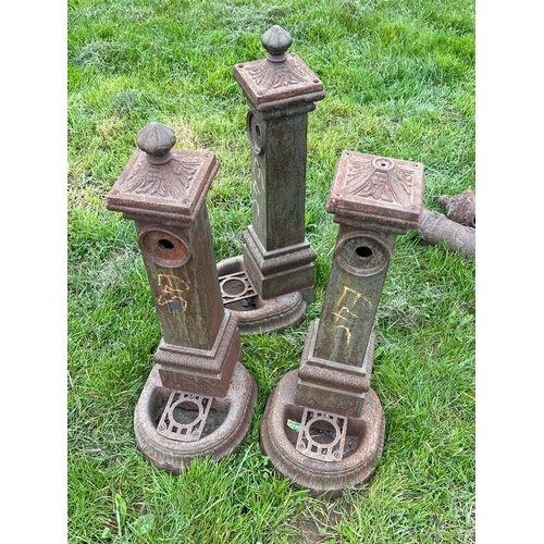 895 - Cast iron pump stands - 3