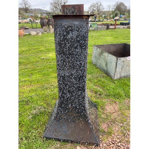 926 - Metal chimney