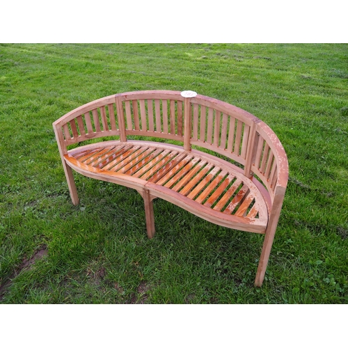 583 - Kidney shaped bench 5ft