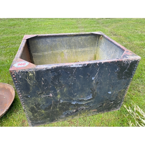 960 - Galvanised riveted water tank 4ft x 3ft