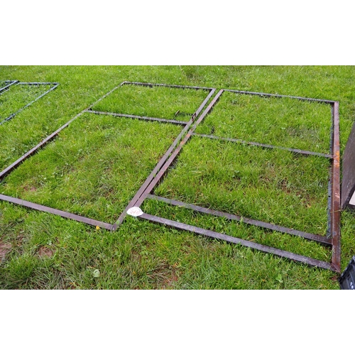 510 - Pair of 3ft metal gates