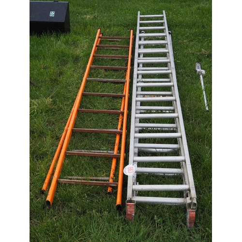 663 - Various ladders