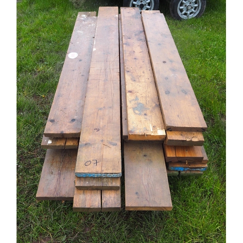 669 - Wooden scaffold planks