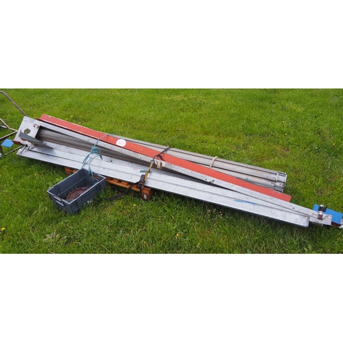 673 - Roller shutter door 2.6m