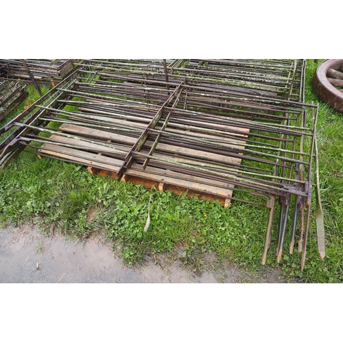 701 - Victorian iron hurdles 6ft x 3ft - 10