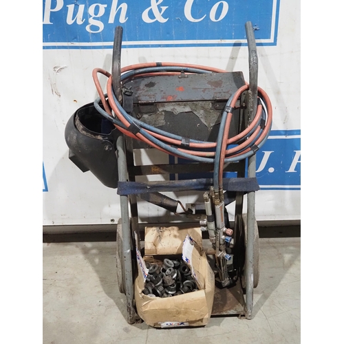 3083 - Gas bottle trolley with oxyacetylene torches and hoes