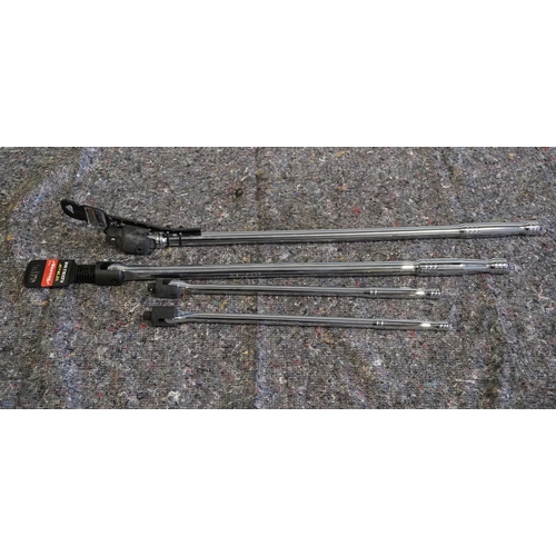 3157 - Breaker bars 3/8