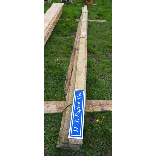 926 - Oak timbers average 3.9m