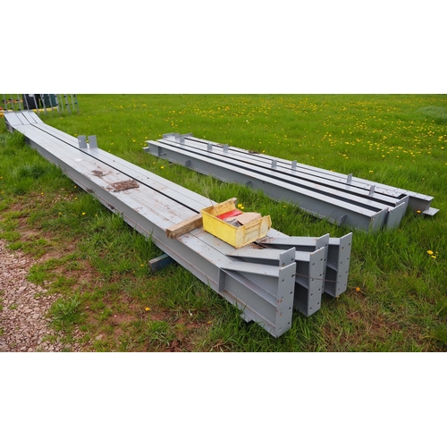 1398 - Lean to building 80ft x 30ft.  Steel structural lengths 9.0m x130x200 - 5 + steel uprights 4.2m x130... 