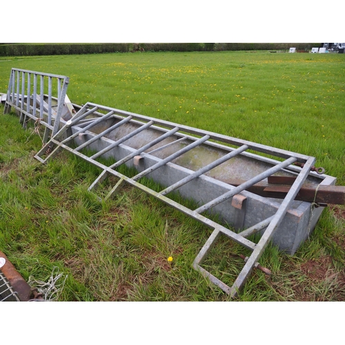 1426 - Cattle barriers, hook on troughs 11ft + posts