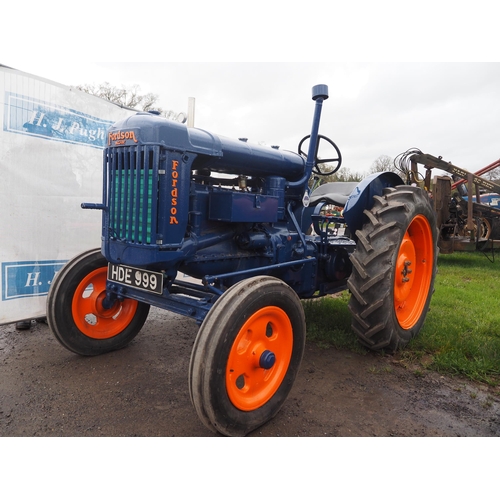 1537 - Fordson E27N tractor. Petrol paraffin. Running when stored. Restored. Good tyres. Reg. HDE 999. V5, ... 