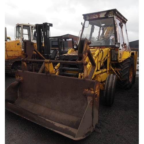 1621 - JCB 3CX loader and back hoe. Working order. Reg. OAJ 435W