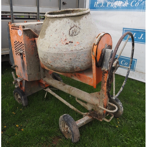 1728 - Cement mixer, electric start. 2004