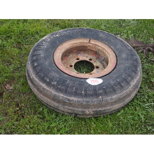 1935 - JCB 3C wheel and tyre