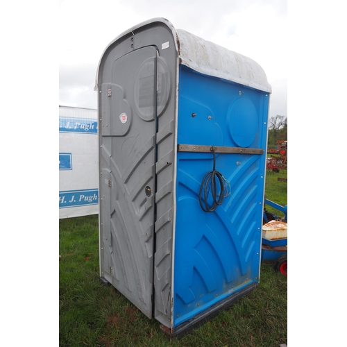 1939 - Portable shower cubicle