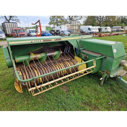 1596 - John Deere 456 baler