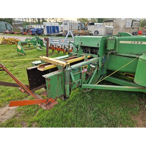 1596 - John Deere 456 baler