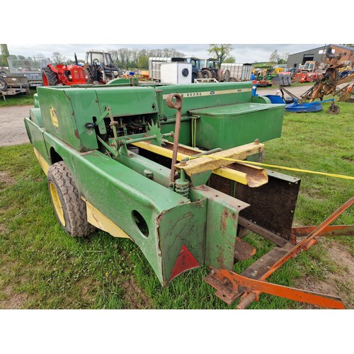 1596 - John Deere 456 baler