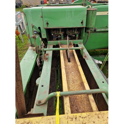 1596 - John Deere 456 baler