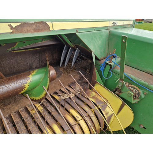 1596 - John Deere 456 baler