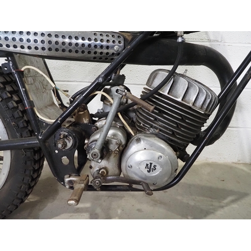 993 - AJS Stormer motorcycle project. 250cc
Engine No. 250402A3352
Non runner. Engine turns over.
No Docs