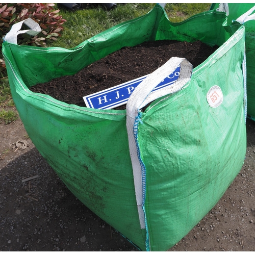 651 - **Start of Ring 2- 10am** 
Tote bag of compost