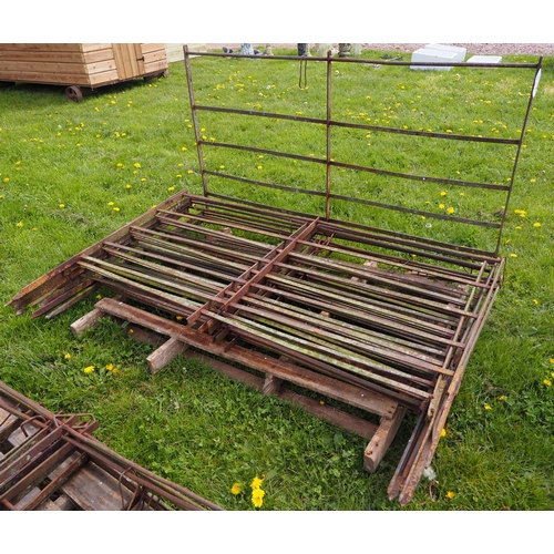 724 - Victorian iron hurdles 6ft x 3ft - 10
