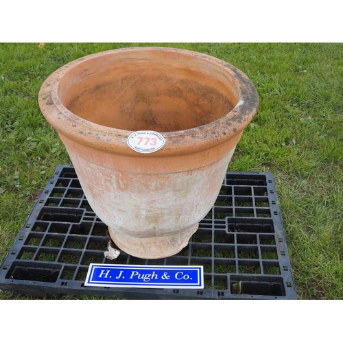 773 - Terracotta planter 3ft diameter