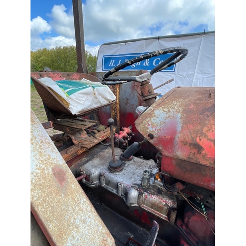 165 - David Brown 950 tractor. Runs and drives. Repaired engine. C/w roll frame. Reg Q878 REU. V5 and Key ... 