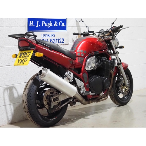 1002 - Suzuki GSF1200 Bandit motorcycle. 2000. 1157cc. 
Runs and rides. MOT until 01.02.05. Comes with MOT ... 