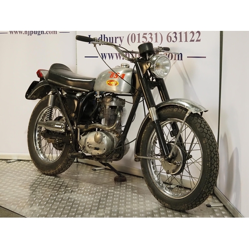 1011 - BSA B44B Victor EA motorcycle. 1967. 441cc. 
Frame No. B44EA2272
Engine No. B44EA2272
Runs and rides... 