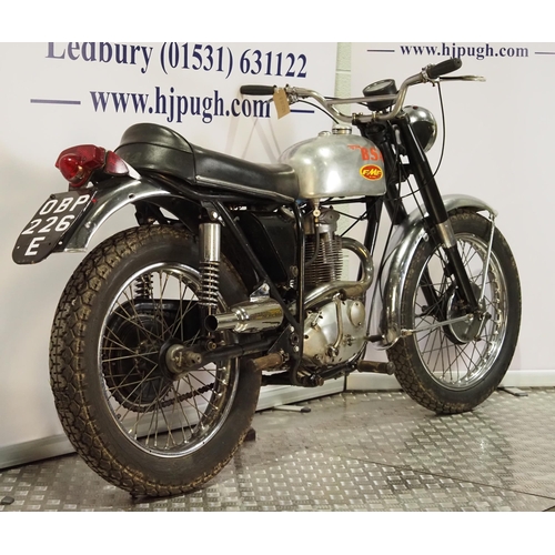 1011 - BSA B44B Victor EA motorcycle. 1967. 441cc. 
Frame No. B44EA2272
Engine No. B44EA2272
Runs and rides... 