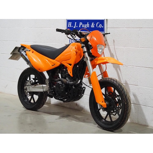 1014 - Sinnis Apache motorcycle. 2011. 125cc. 
Runs and last ridden in October 2022. Has been dry stored si... 