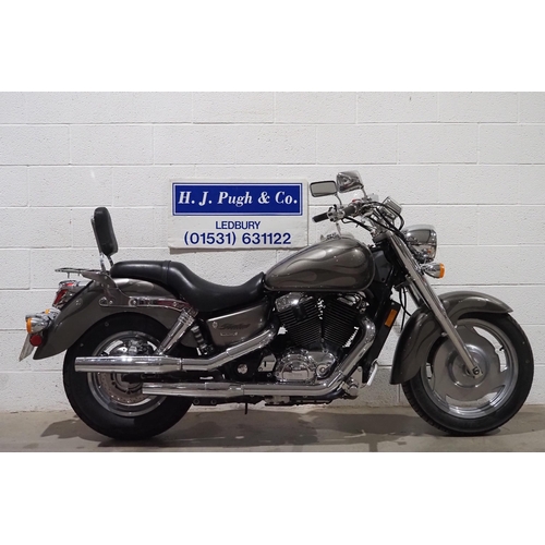 1016 - Honda VT1100 Shadow Sabre motorcycle. 2006. 1099cc. 
Runs and rides. MOT until 23.04.25. Comes with ... 