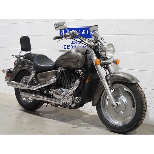 1016 - Honda VT1100 Shadow Sabre motorcycle. 2006. 1099cc. 
Runs and rides. MOT until 23.04.25. Comes with ... 