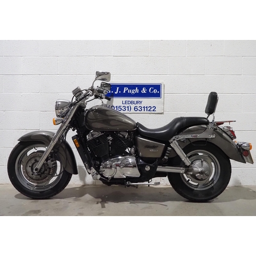 1016 - Honda VT1100 Shadow Sabre motorcycle. 2006. 1099cc. 
Runs and rides. MOT until 23.04.25. Comes with ... 