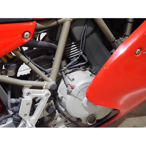 1019 - Ducati 750 Super Sport motorcycle. 1996. 749cc. 
Runs and rides. New fuel pump, battery and cam belt... 