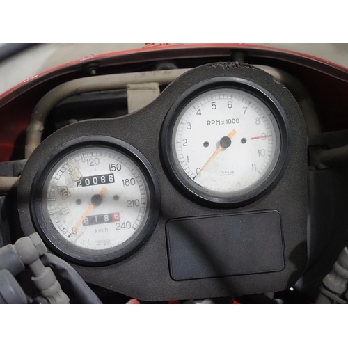 1019 - Ducati 750 Super Sport motorcycle. 1996. 749cc. 
Runs and rides. New fuel pump, battery and cam belt... 