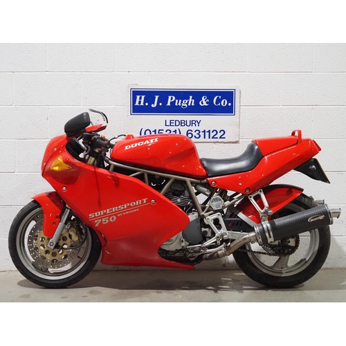 1019 - Ducati 750 Super Sport motorcycle. 1996. 749cc. 
Runs and rides. New fuel pump, battery and cam belt... 