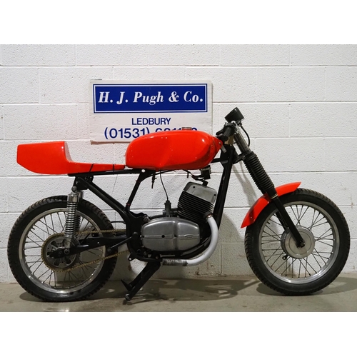 1050 - Jawa 350 cafe racer project.
Engine No. 631-0-002443
Engine recently rebuilt, frame power coated, ta... 