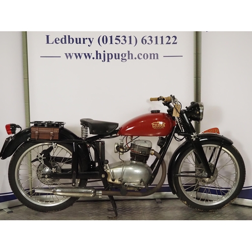 830 - Gilera 125 Tourer motorcycle. 1949. 125cc
Engine No. 16439
Good compression.
Reg. 729 UXU. V5