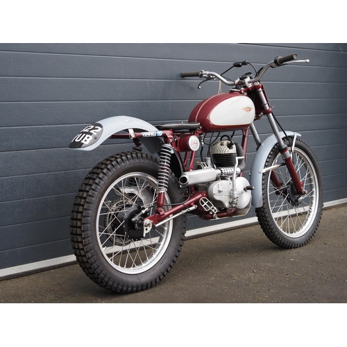 853 - James trials bike. 197cc. 1960.
Frame No. CL201400
Engine No. 365A33476
Runs and rides. Needs light ... 